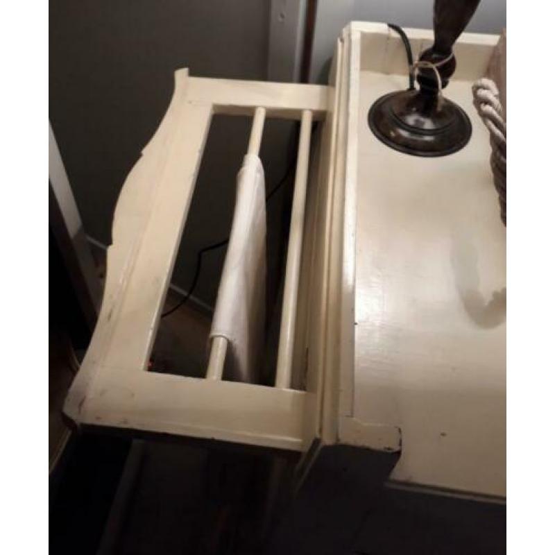 Aparte retro commode