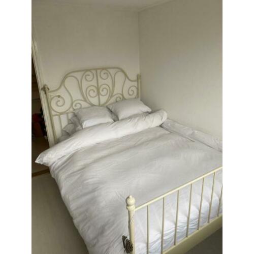 Tweepersoonsbed met lattenbodem 140x200cm