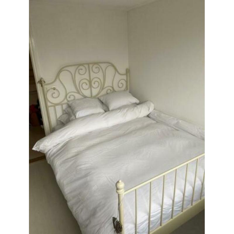 Tweepersoonsbed met lattenbodem 140x200cm