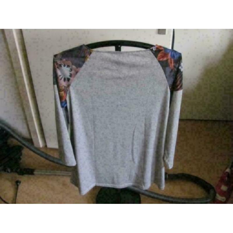 Nieuwe prachtige tuniek maat XXL...voor 5,00..