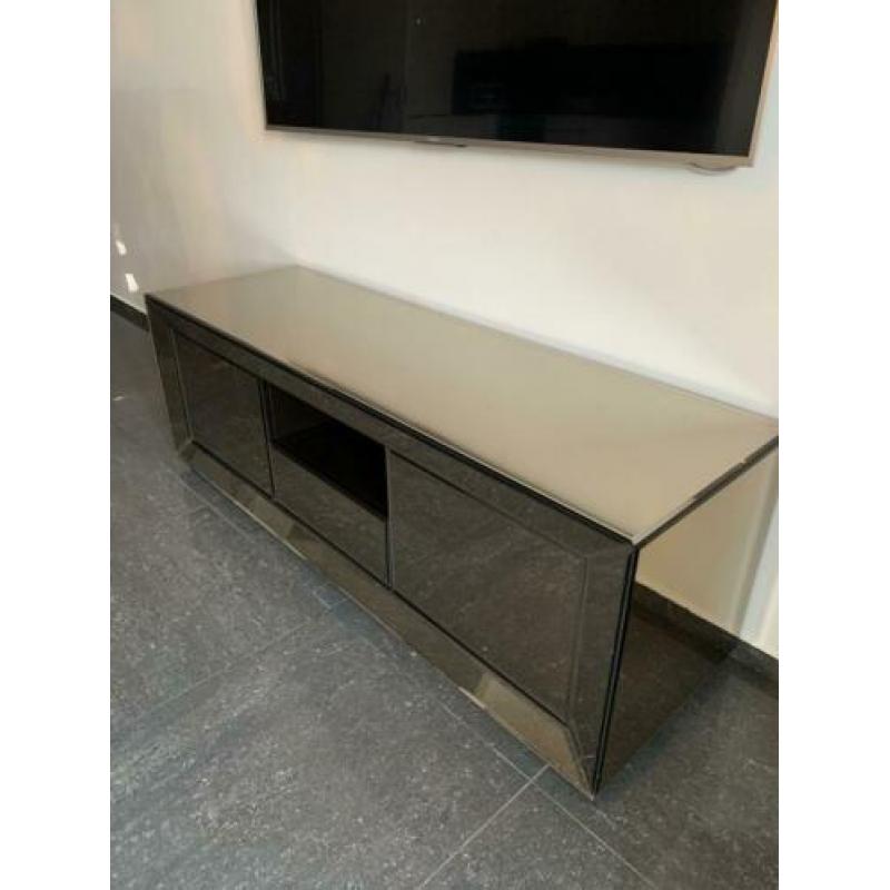 Tv base dubai mirror brons eric custer