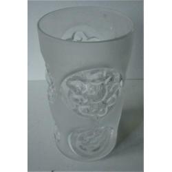 Grote, zware , glazen vaas, mat glas en 8 heldere medaillons