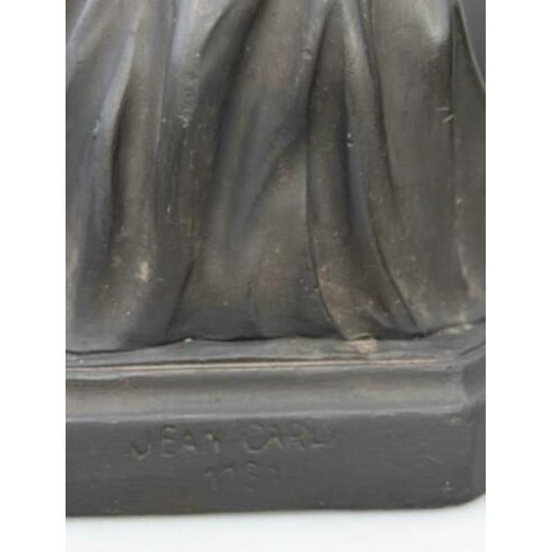 art deco beeld vrouw met hond H 32 cm C