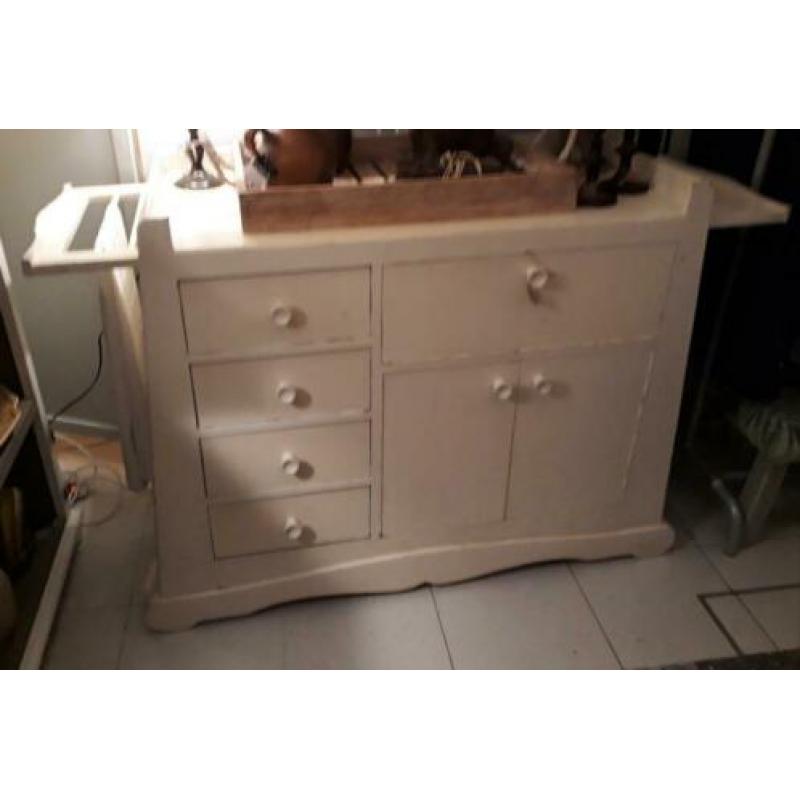 Aparte retro commode
