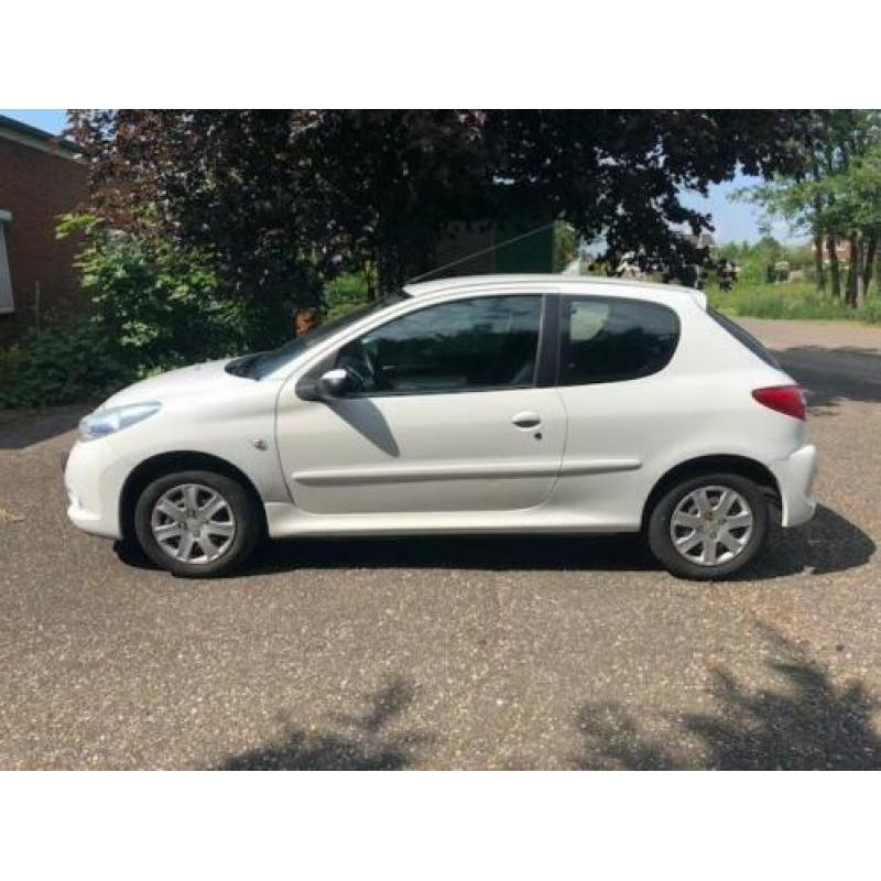 Peugeot 206 + 1.1 XR