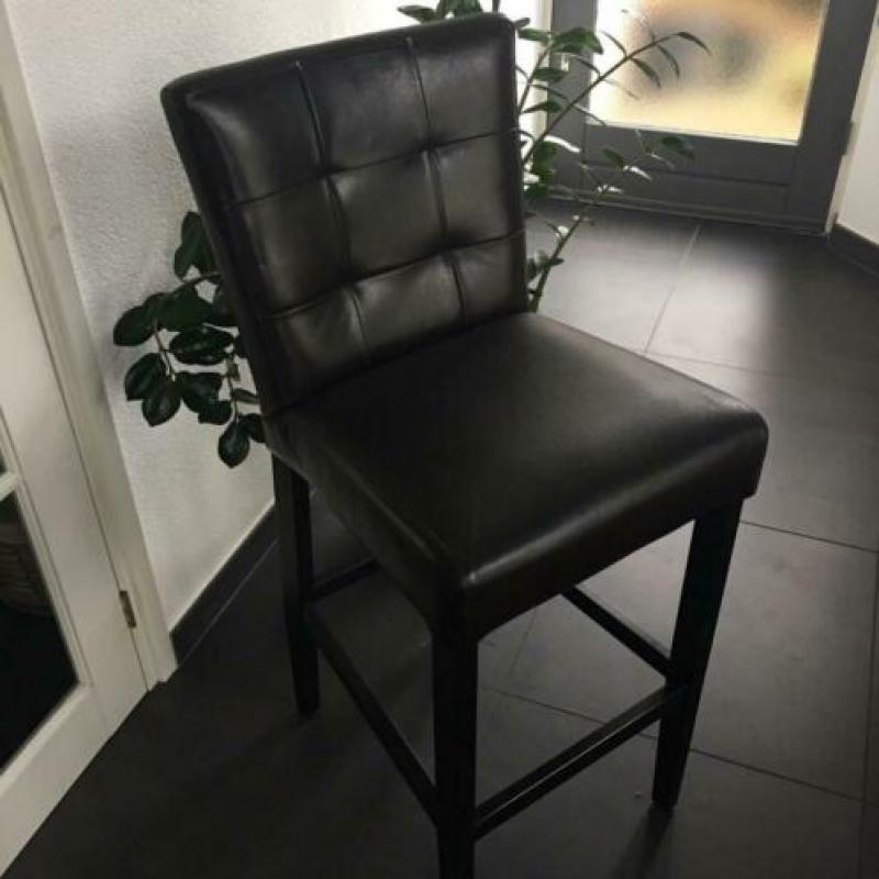 4 donker bruine barkrukken