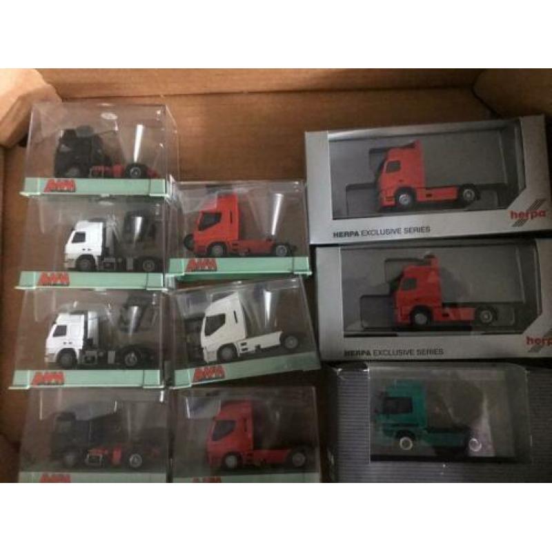 AWM Volvo FM / Iveco Stralis Herpa Volvo FH 1/87