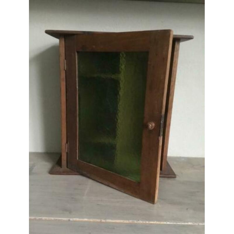 Brocante medicijnkastje muurkastje vitrinekastje