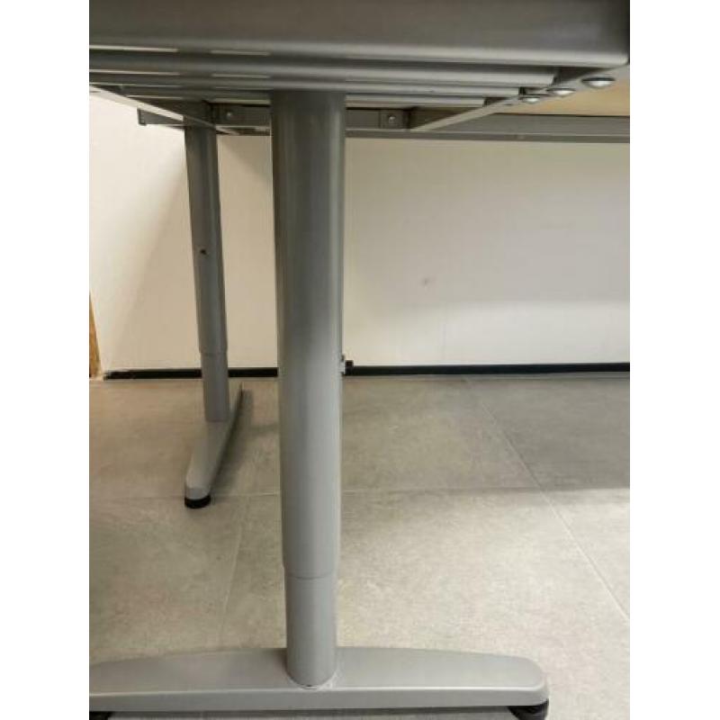 3 ikea bureau's