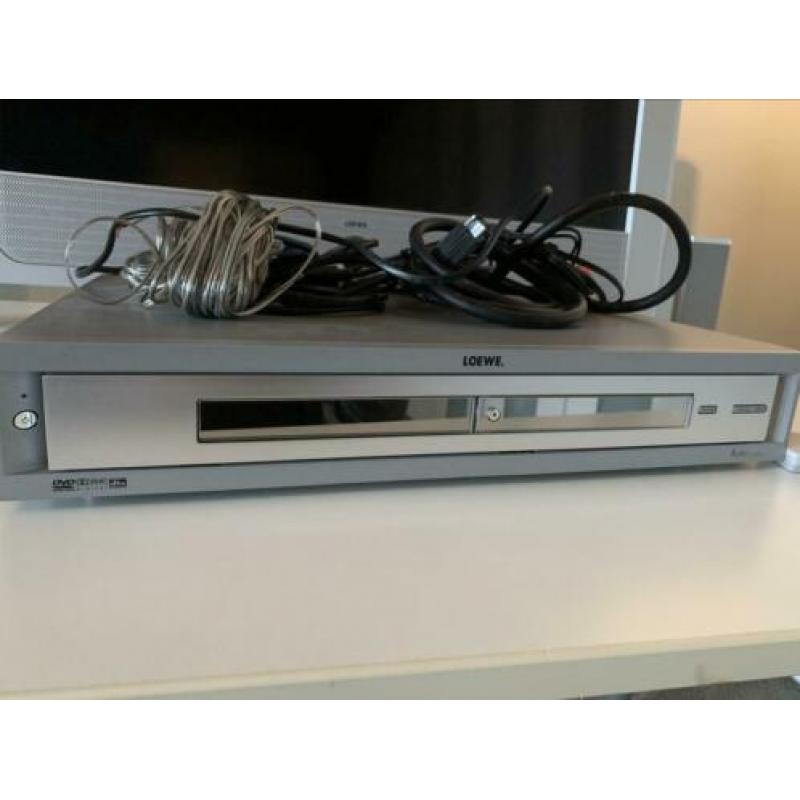 Loewe Connect 32 FULL HD TV + Loewe auro speakers / sub /dvd