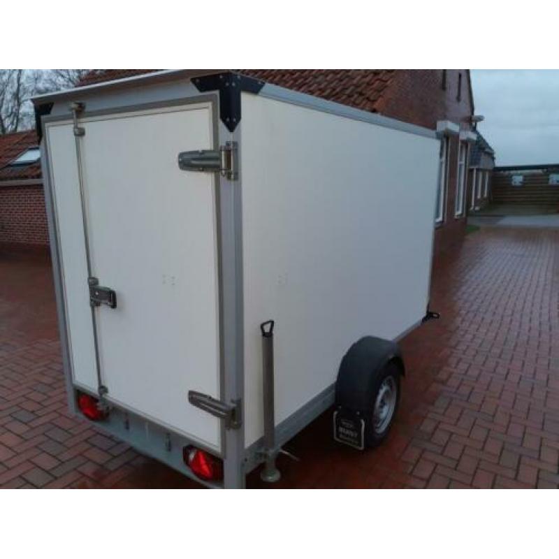 Humbaur gesloten aanhanger aanhangwagen in nieuwstaat