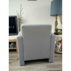 Lichtgrijze stoel fauteuil