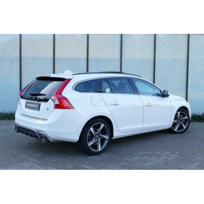 Volvo V60 2.4 D6 Twin Engine R-Design 7% Bijtelling tot 11-2