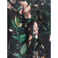 Feestelijke blouse met roesjeskraag