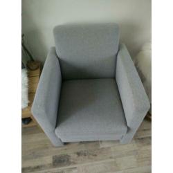 Lichtgrijze stoel fauteuil
