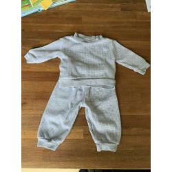 Feetje wafelpyjama grijs maat 62, valt klein