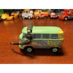 Disney Pixar Cars 2 Movie - Fillmore pit crew chief 1:55