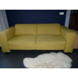 Montel bank 2.10 m breed 2 1/2 zits 2 jaar oud strak design