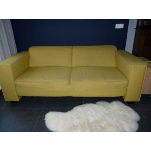 Montel bank 2.10 m breed 2 1/2 zits 2 jaar oud strak design