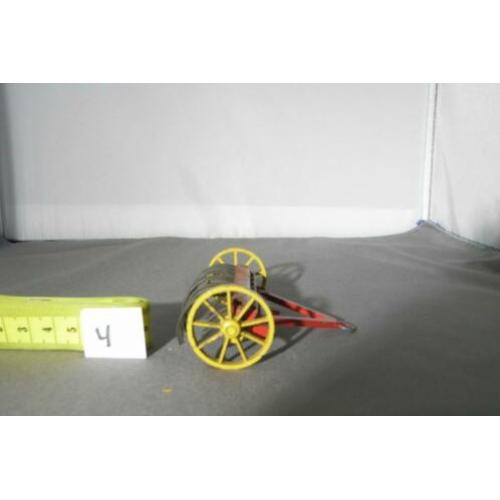 Hay rake, dinky toys (4) incompleet