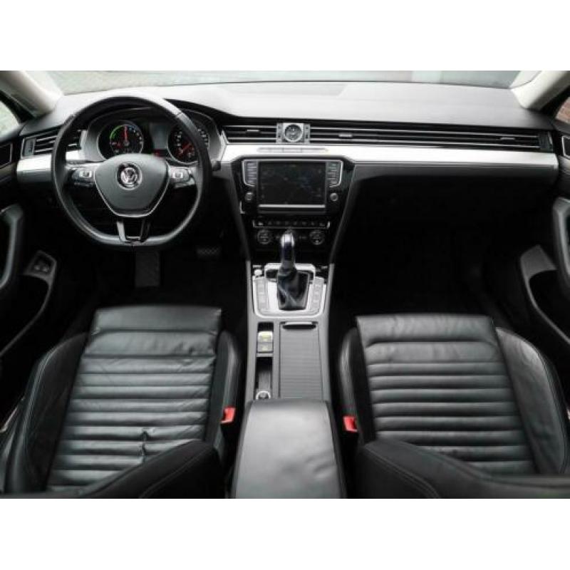 Volkswagen Passat Variant 1.4 TSI GTE Highline LED Pano Adap