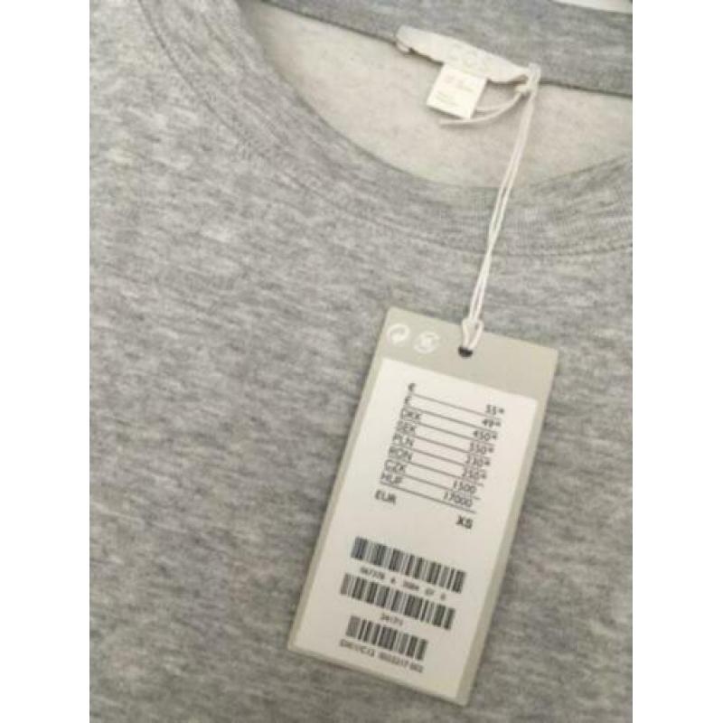 grijze sweater jurk van COS XS tot M