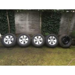 Nieuwe 17” originele toyota hilux velgen + banden 6x139.7