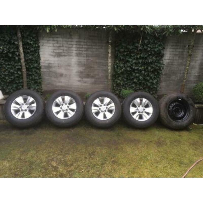 Nieuwe 17” originele toyota hilux velgen + banden 6x139.7