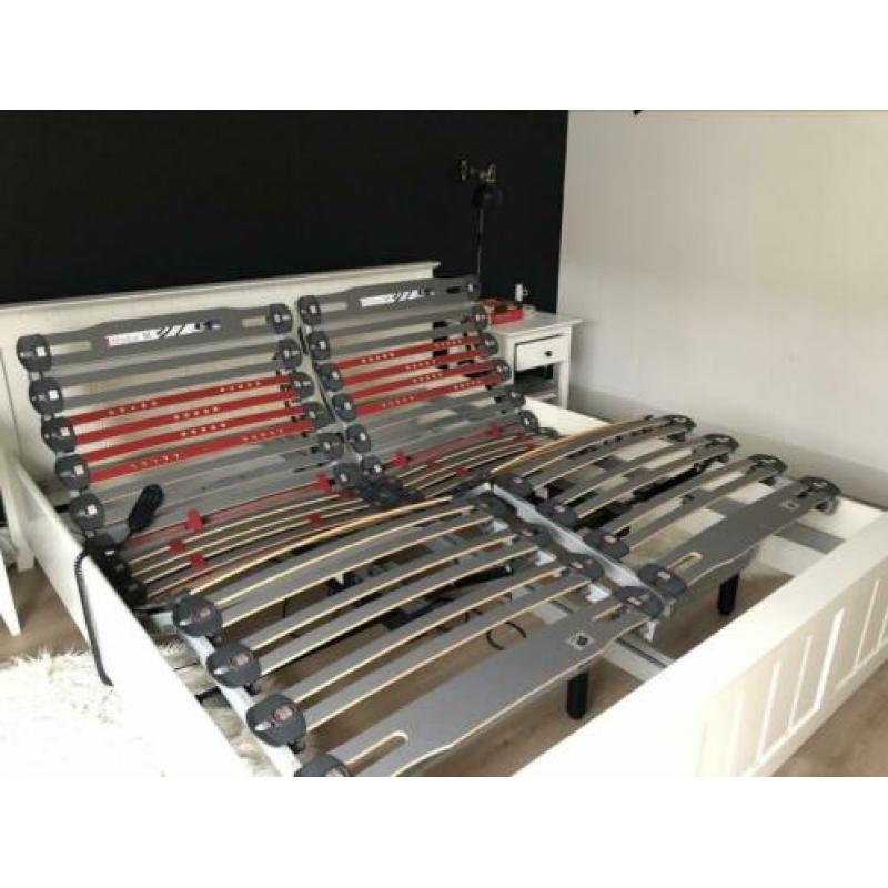 Bed 180 x 210cm met elektrische verstelbare bodem