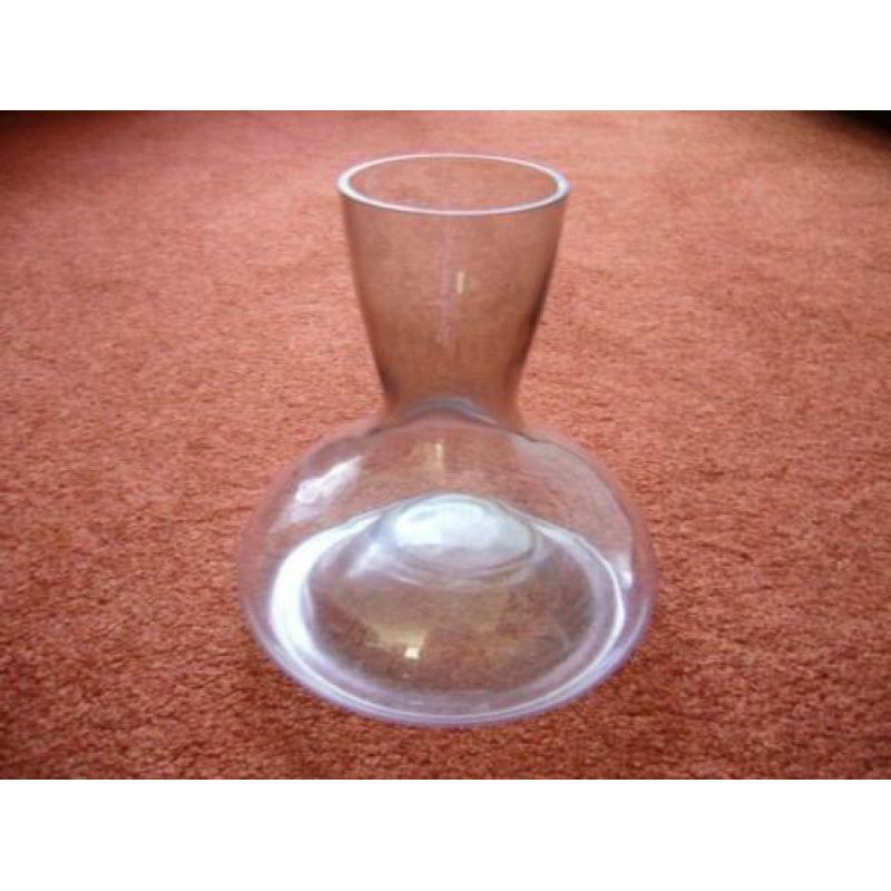 Mooie vaas voor Biedermeier van zwart getint glas (nieuw)