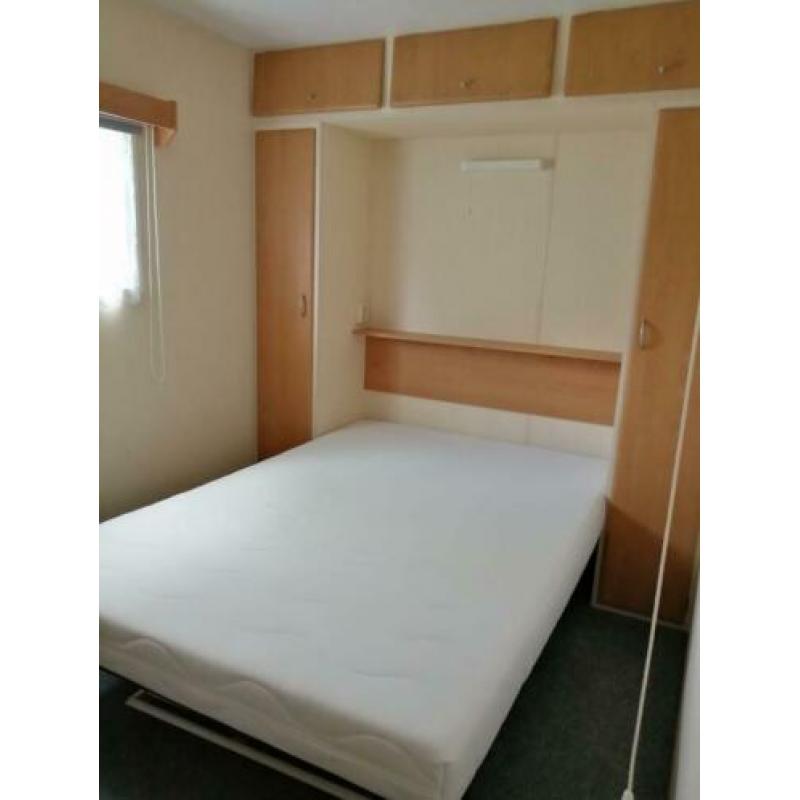 Tekoop stacaravan met dubbelglas op camping Ponderosa
