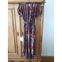Prachtige Jurk met Ruffle erg apart NIEUW met label maat M