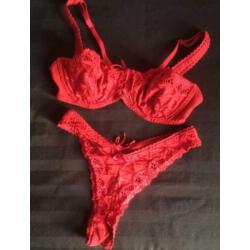 Mooie Zgan Aubade lingerieset rood 80c