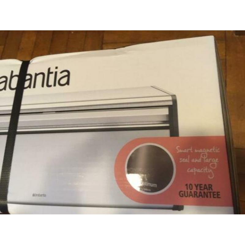 Brabantia Broodtrommel met Klepdeksel - Platinum