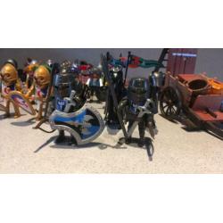 Meer dan 40 Playmobil Ridders met wapens en schild.