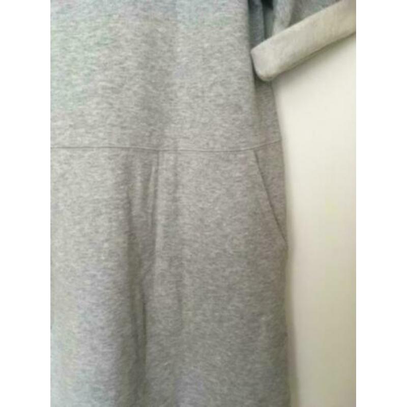 grijze sweater jurk van COS XS tot M