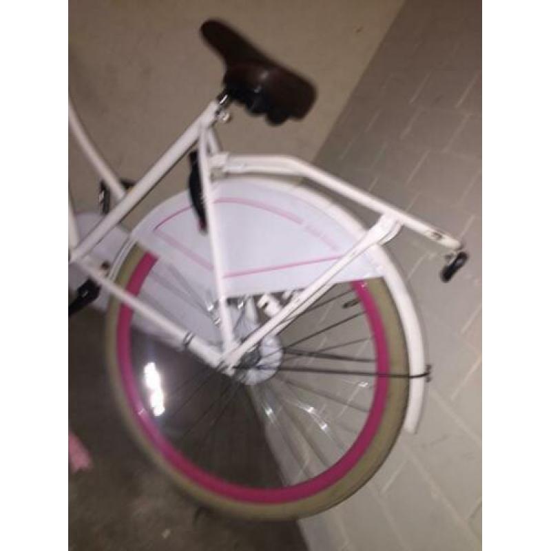 Mooie oma fiets meisje