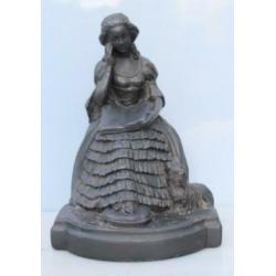 art deco beeld vrouw met hond H 32 cm C
