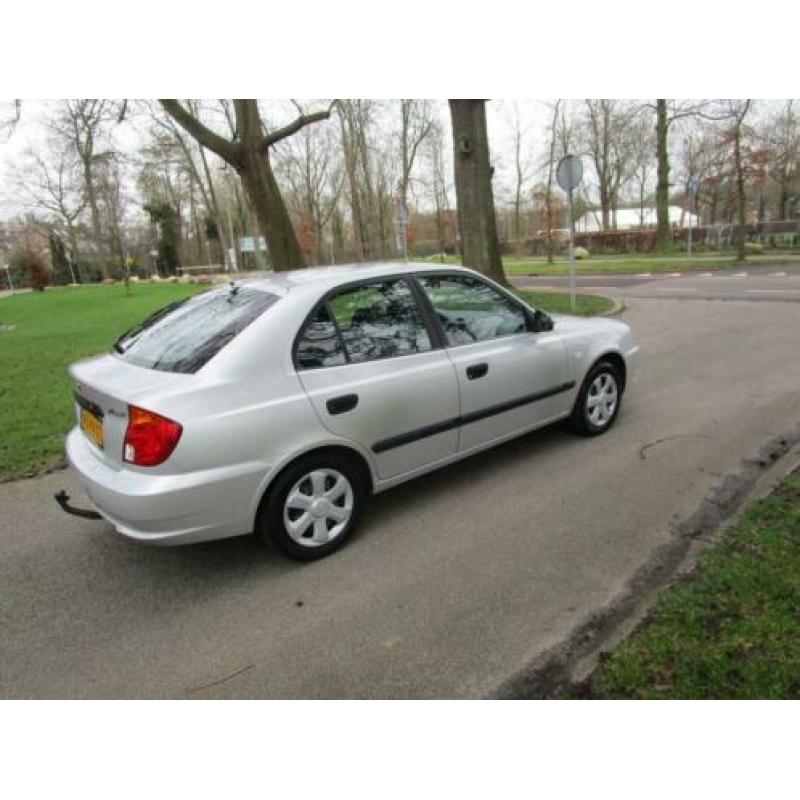 Hyundai Accent 1.3i Active Young 5 deurs.airco.electr.ramen.