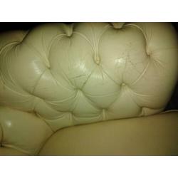 Chesterfield 2-zits bank en fauteuil te koop.