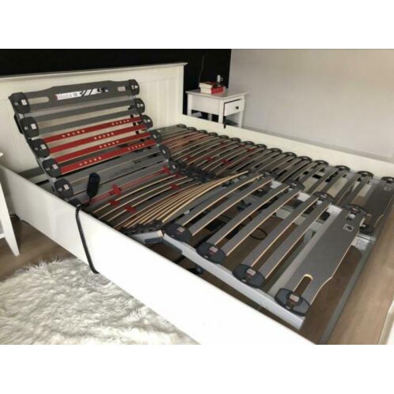 Bed 180 x 210cm met elektrische verstelbare bodem
