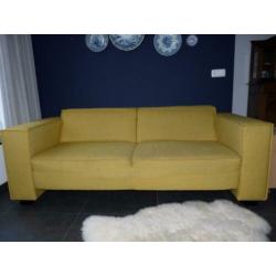 Montel bank 2.10 m breed 2 1/2 zits 2 jaar oud strak design
