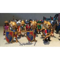 Meer dan 40 Playmobil Ridders met wapens en schild.