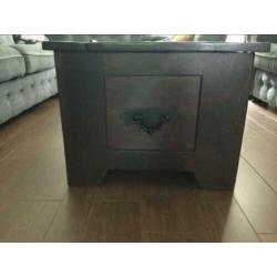 Massief houten salontafels met metalen sierwerk