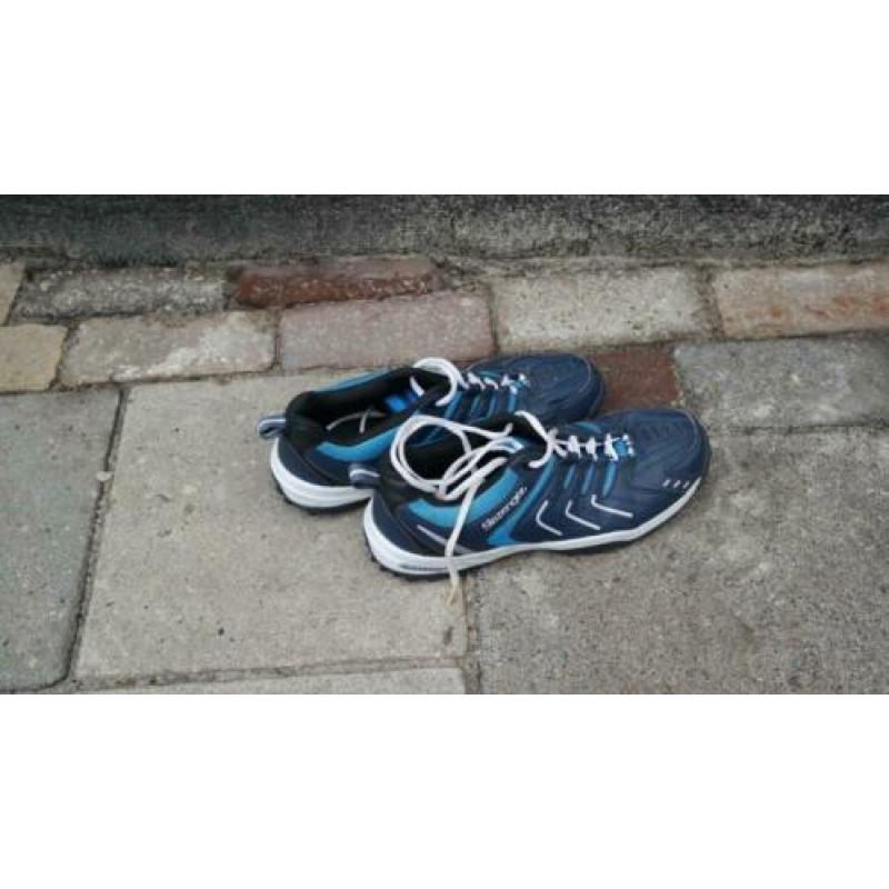 Slazenger kunstgras schoenen mt 7 / 41