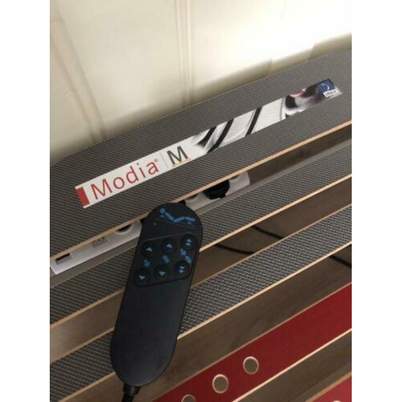 Bed 180 x 210cm met elektrische verstelbare bodem