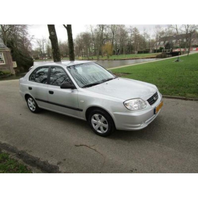 Hyundai Accent 1.3i Active Young 5 deurs.airco.electr.ramen.