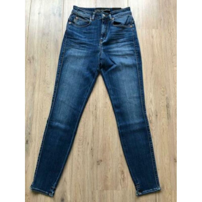 DRYKORN "WET" jeans maat 28 - lengte 34