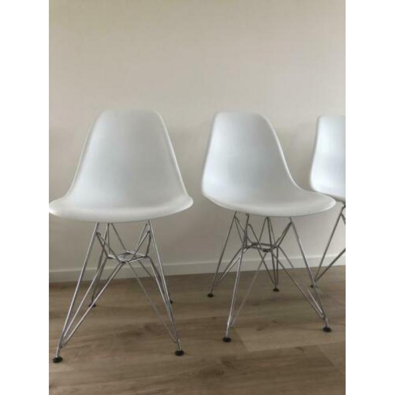 4 x Witte eames replica stoelen - eetkamerstoel