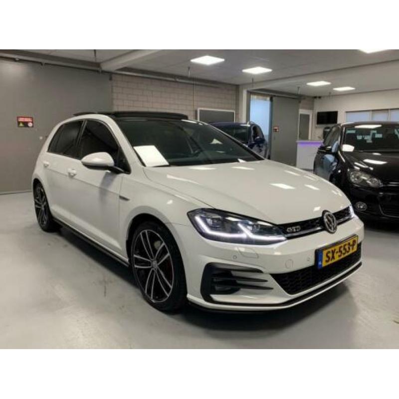 Volkswagen Golf 2.0 GTD PANO DSG S&S BOMVOL FACELIFT